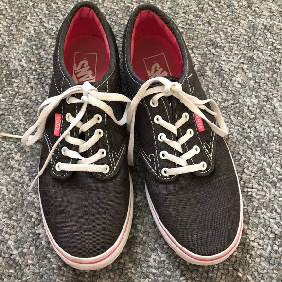 grey vans tennis shoes